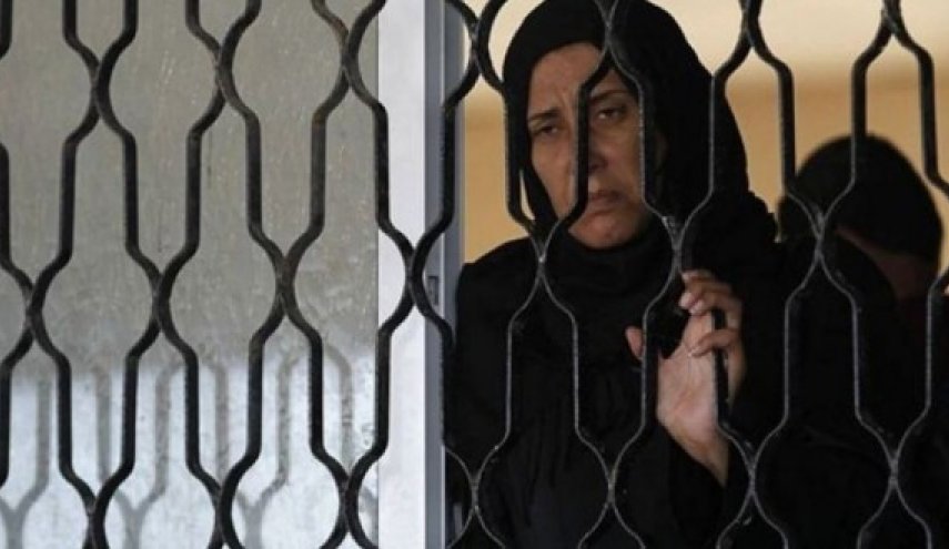 الاحتلال يمنع الفلسطينيات من التواصل مع أهلهن داخل سجونه
