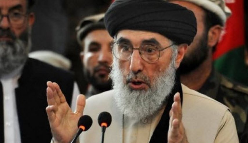 حکمتیار: آمریکا و طالبان در حال رایزنی برای توافق جدید هستند