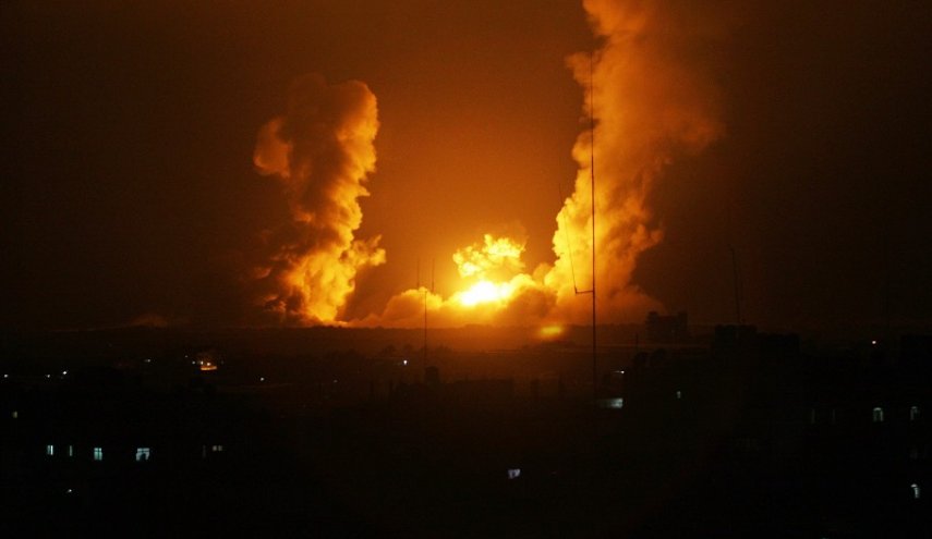 الإعلام العبري: 20 طناً من القنابل استخدمت في استهداف موقع المقاومة وسط القطاع