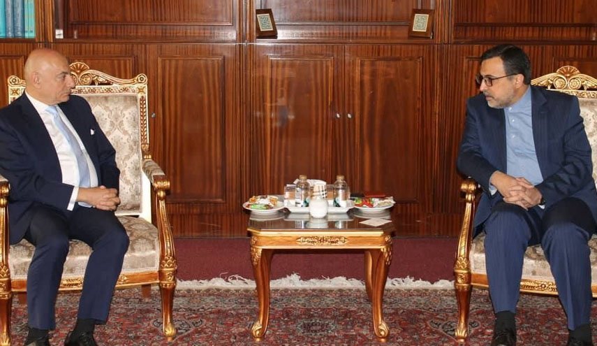 دیدار رئیس موسسه دیپلماتیک سوریه با شیخ‌الاسلامی