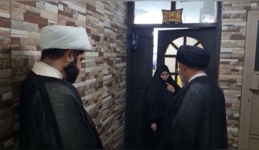 شاهد.. السيد المشعل يزور عائلة الشهيد 