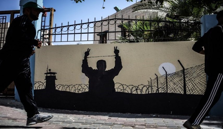 أسرى سجن 'عوفر' الصهيوني يقررون خطوات احتجاجية
