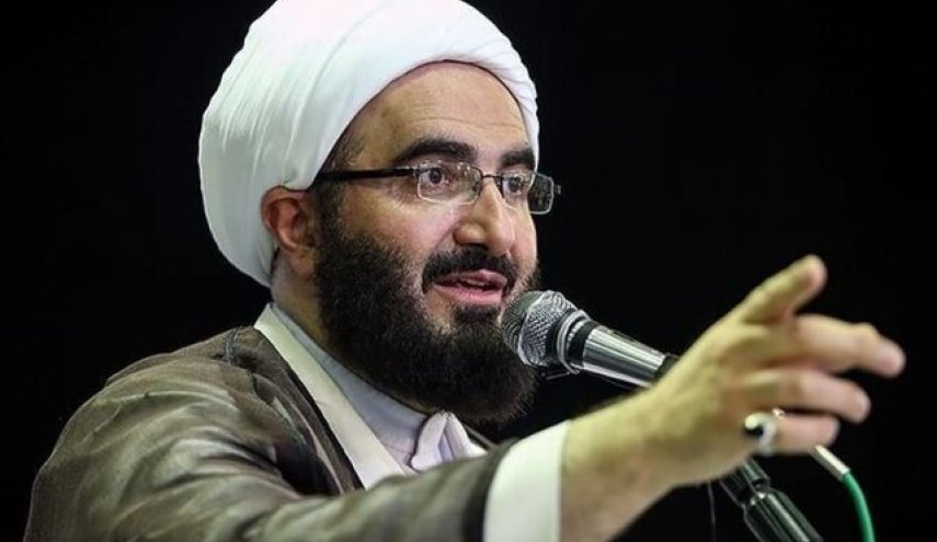 دیدار نماینده رهبر انقلاب با خانواده شهدای امنیت در زاهدان
