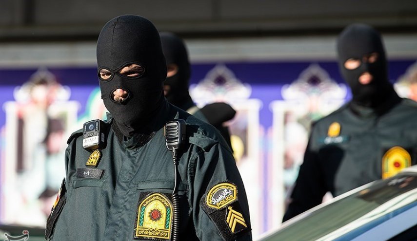 بازداشت فردی که قصد آتش‌زدن واگن مترو را داشت
