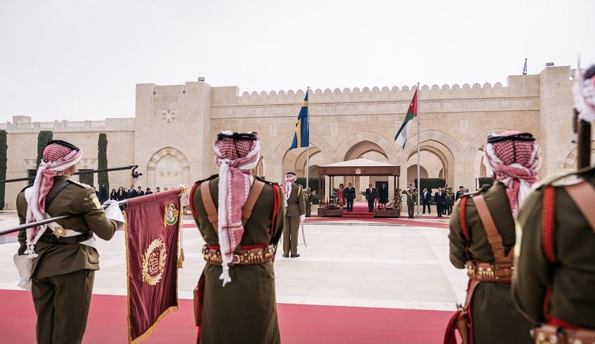 ملك السويد يفتتح المبنى الجديد لسفارة بلاده في الأردن