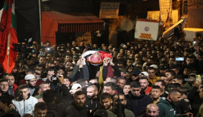 آلاف الفلسطينيين يشيعون جثمان الشهيد 'بدارنة' غرب جنين