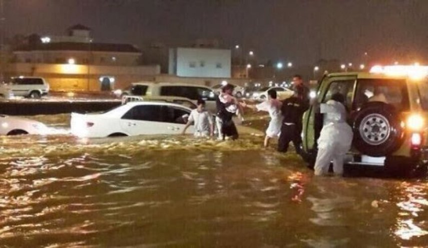 فعال برجسته سعودی: مکه مکرمه در فساد آل سعود غرق شده است