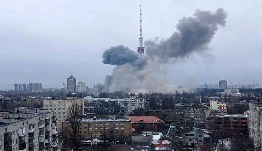 سماع دوي انفجارات في مناطق مختلفة بكييف
