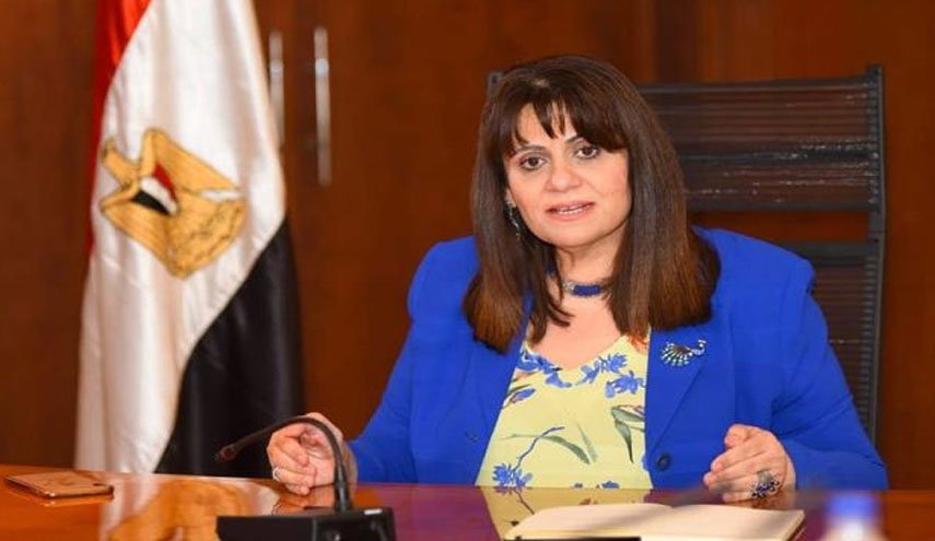 وزيرة الهجرة المصرية تتابع حادثة انفجار سفينة على الحدود التركية