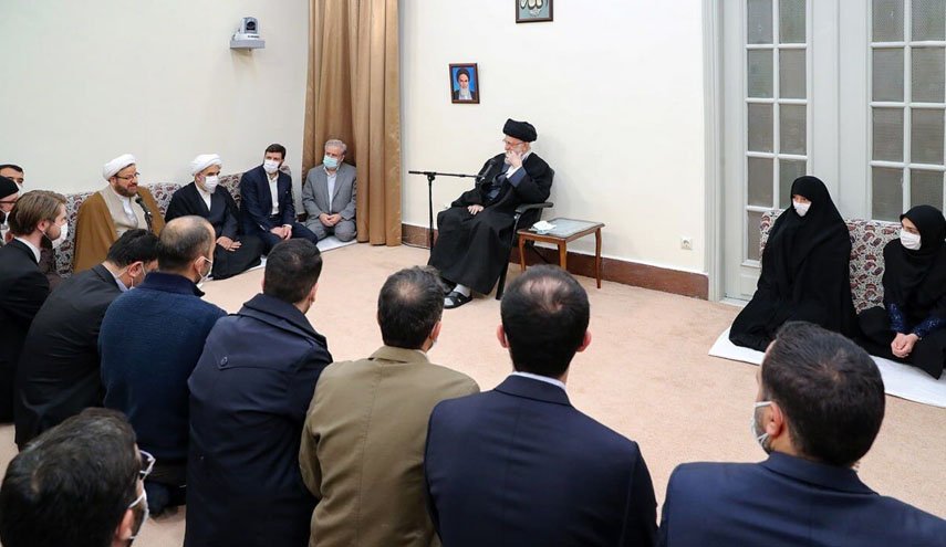 رهبر انقلاب اسلامی: مسئله پیشرفت علمی و عبور از مرزهای دانش نباید فراموش شود