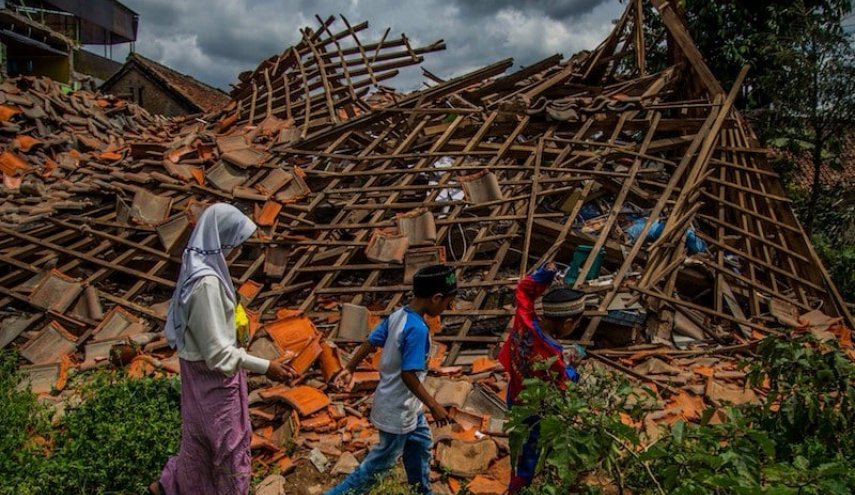 زلزال بقوة 7 درجات يضرب قبالة الساحل الإندونيسي