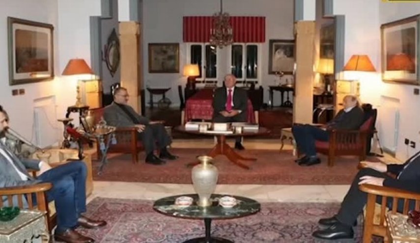 دیدار ولید جنبلاط با هیأت حزب‌الله و تأکید بر لزوم انتخاب رئیس جمهور
