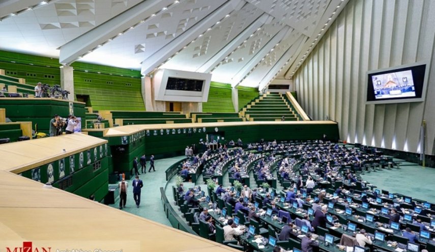 نشست غیرعلنی مجلس با حضور فرمانده سپاه و وزیر خارجه