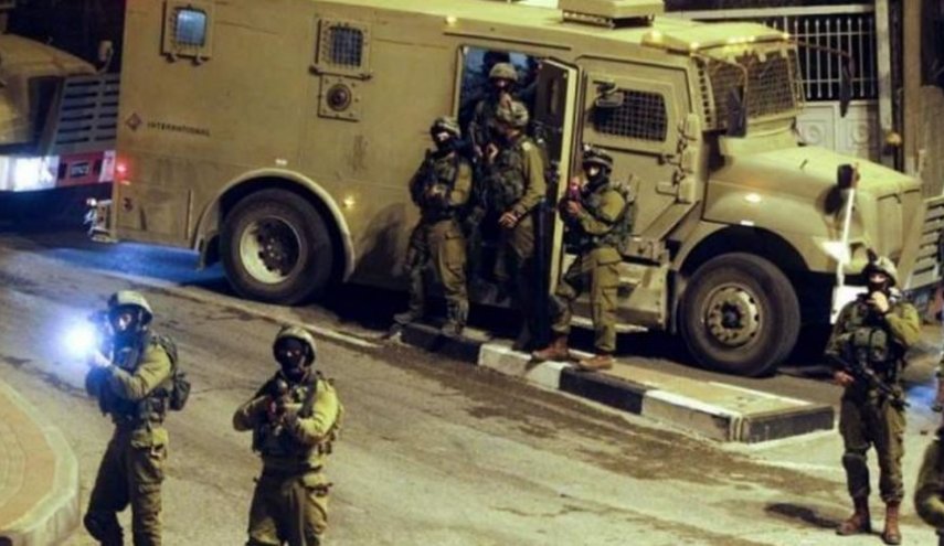 بازداشت 16 فلسطینی در حمله اشغالگران به کرانه باختری