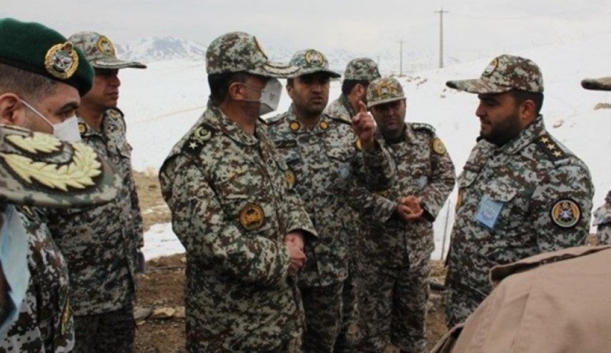 العميد صباحي فرد يتفقد منطقة الدفاع الجوي غربي ايران