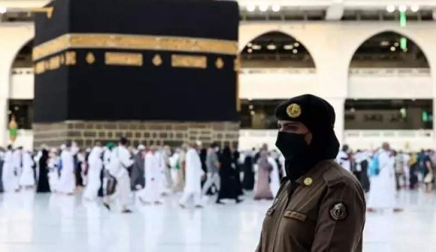 غضب رسمي وشعبي متواصل جراء اعتقال معتمرة يمنية من وسط الحرم المكي
