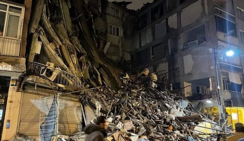 وفاة 8 لاجئين فلسطينيين جراء الزلزال المدمر في سوريا
