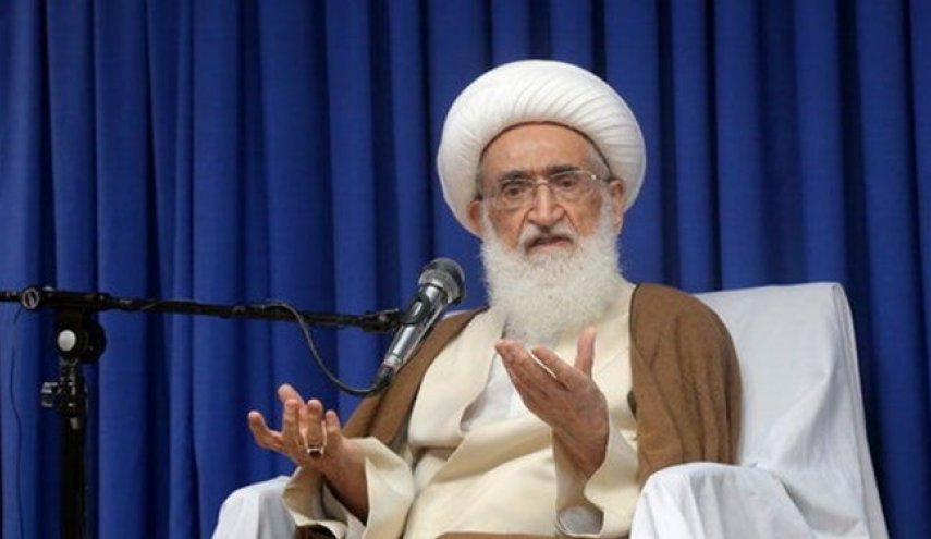 المرجع الديني نوري همداني: واجب الجميع اليوم شرح إنجازات الثورة الإسلامية