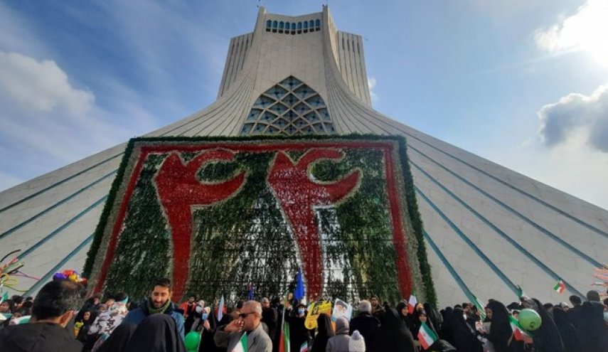 قطعنامه سراسری راهپیمایی 22 بهمن/ اصحاب قلم و سخن با راهبرد جهاد تبیین توطئه‌های شوم دشمن را نقش برآب کنند