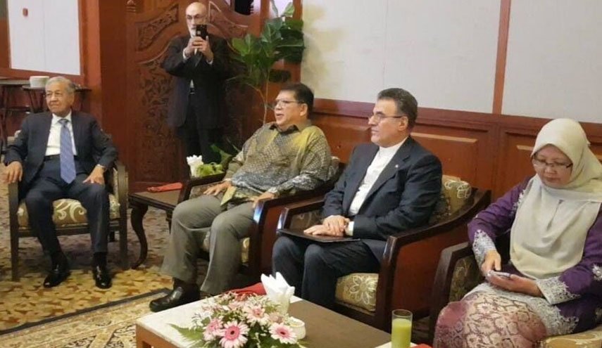 «ماهاتیر محمد» مهمان جشن پیروزی انقلاب اسلامی در سفارت ایران در مالزی