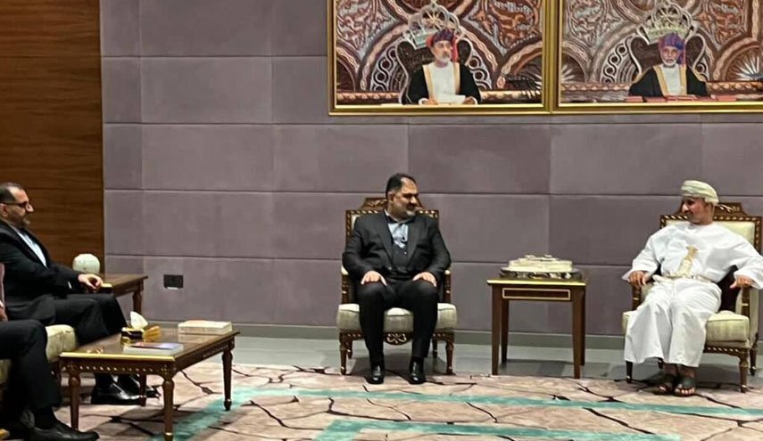 فرمانده نیروی دریایی ارتش به عمان رفت