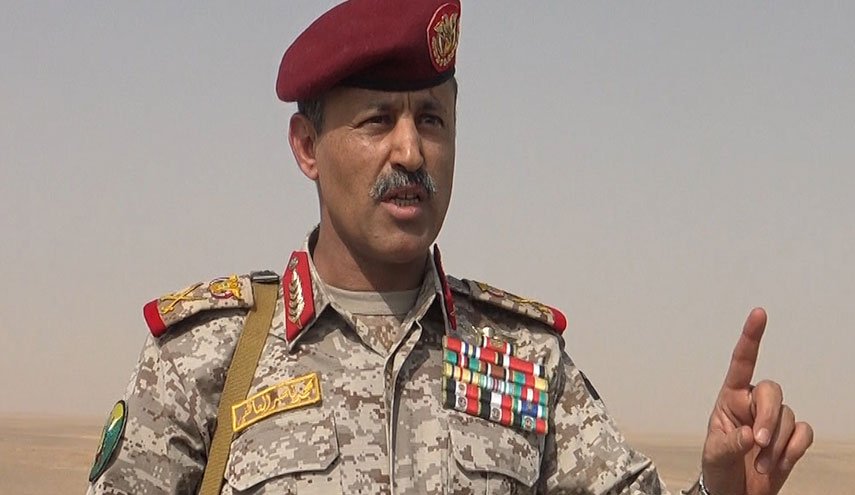  وزير الدفاع اليمني: إذا لم يجنح العدو للسلام سيُسمع مدى استهدافنا للمنشآت الحيوية والاستراتيجية