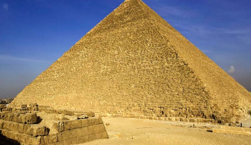 بالصور.. اكتشاف جديد داخل هرم خوفو في مصر
