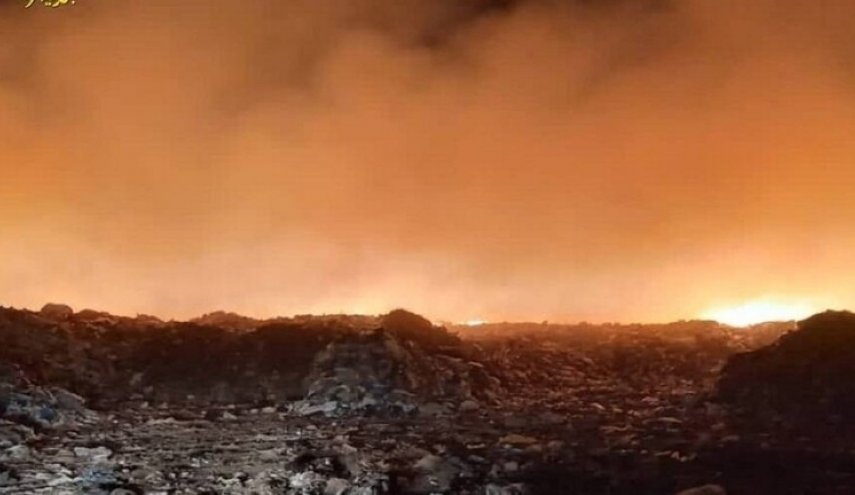 ارتفاع ألسنة اللهب بمكب النفايات جنوب شرق مدينة غزة 