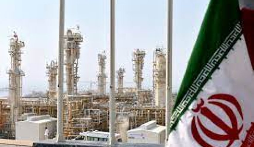 امضای ۱۰۰ میلیارد دلار قرارداد و تفاهم‌نامه در صنعت نفت در دولت سیزدهم