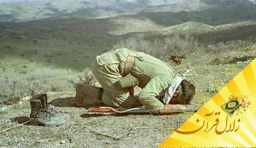 چرا نمازگزار موظف شده که بر خاک سجده کند؟