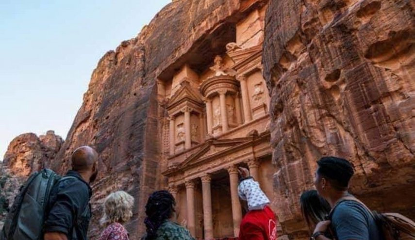 1.056 مليار دولار الدخل السياحي للشهرين الماضيين
