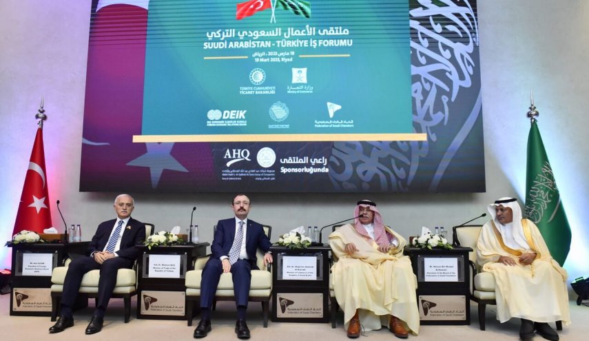 عربستان و ترکیه ۸ توافقنامه اقتصادی امضا کردند