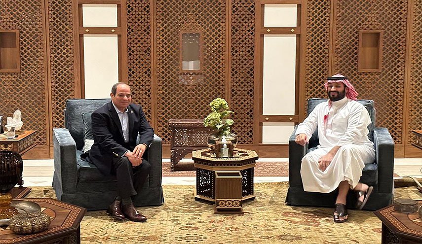 السيسي يغرد امتنانا لضيافة السعودية