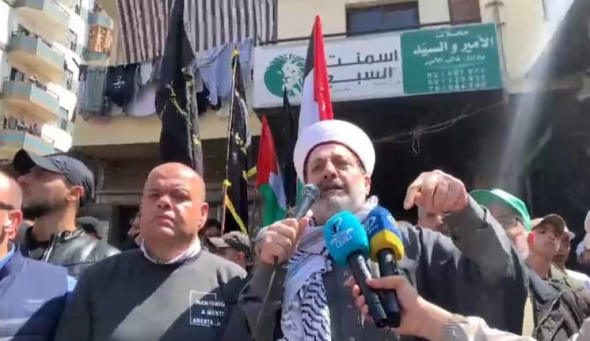 مسيرة في مخيم البداوي شمالي لبنان دعما لفلسطين