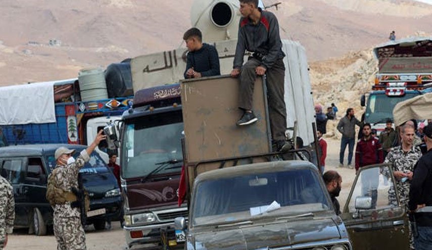 السلطات اللبنانية ترحل حوالي 50 سوريا إلى بلادهم 