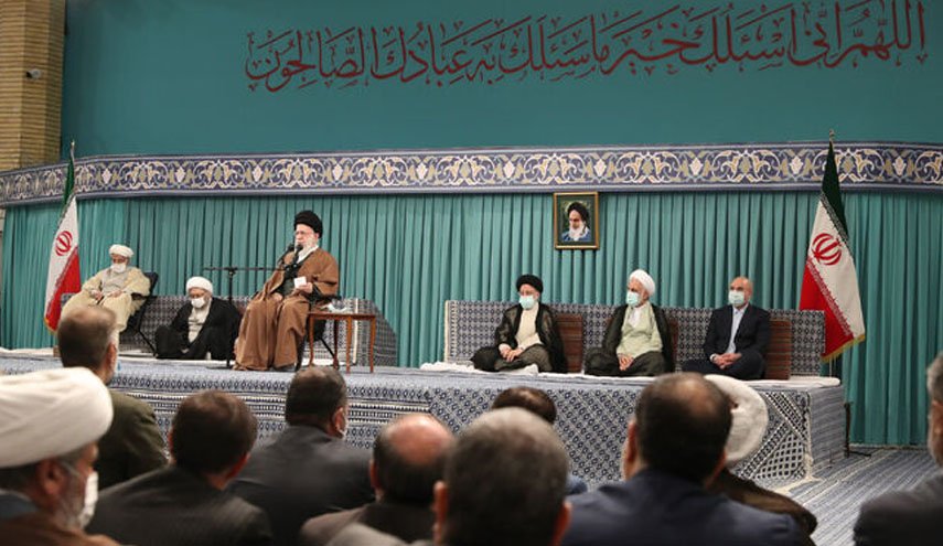 رهبر انقلاب: راهبرد امروز جهان اسلام باید کمک و تقویت عناصر مبارز داخل فلسطین باشد