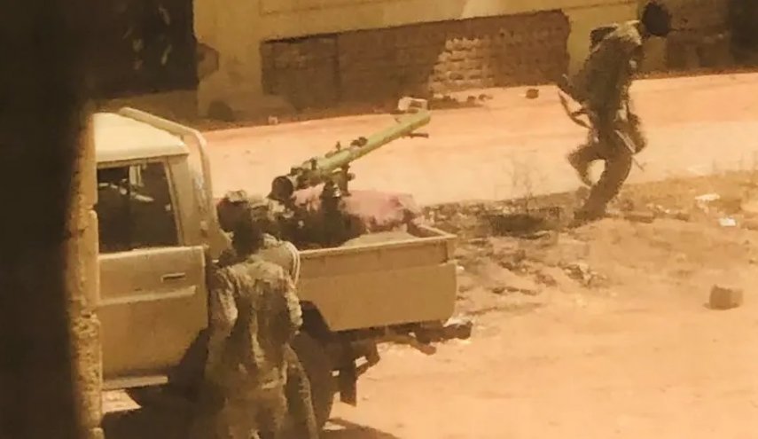 مقتل عراقي وابنته في اشتباكات السودان

