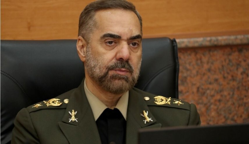 وزير الدفاع الايراني يصل الى موسكو