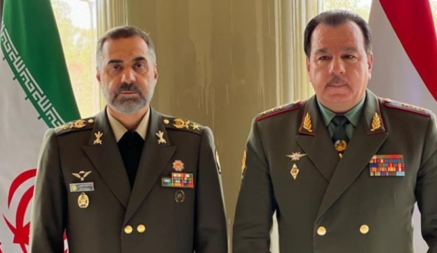 وزير الدفاع الايراني: آسيا الوسطى تشهد تجاذبات ... نؤكد ضرورة التعاون بين دول المنطقة