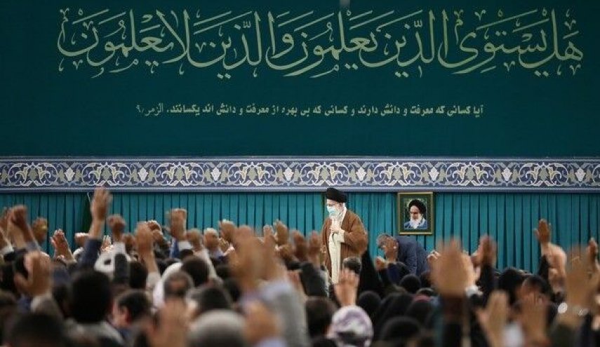 رهبر انقلاب: باید هویت ایرانی و اسلامی و شخصیت ملی را در کودکان کشور زنده کنیم/ دچار بی‌ثباتی در مدیریت آموزش و پرورش هستیم