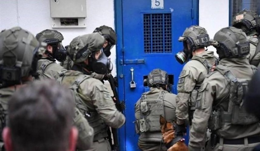 اسرای فلسطینی 2 زندانبان صهیونیست را گروگان گرفتند