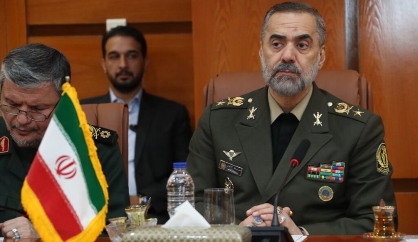 وزیر دفاع: آماده کمک به توسعه زیرساخت صنایع دفاعی سوریه هستیم