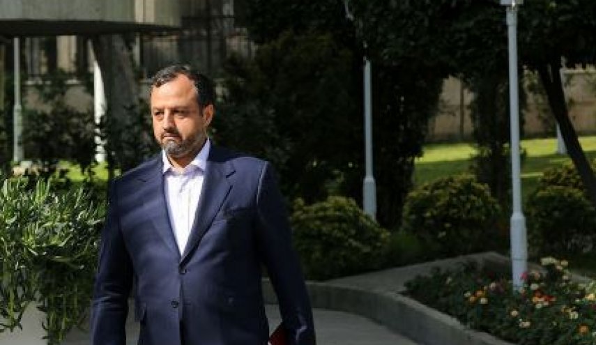 وزیر اقتصاد وارد جده شد