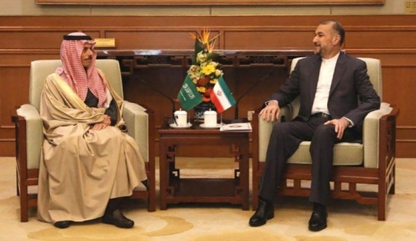 محادثات هاتفية بين وزيري الخارجية الايراني والسعودي

