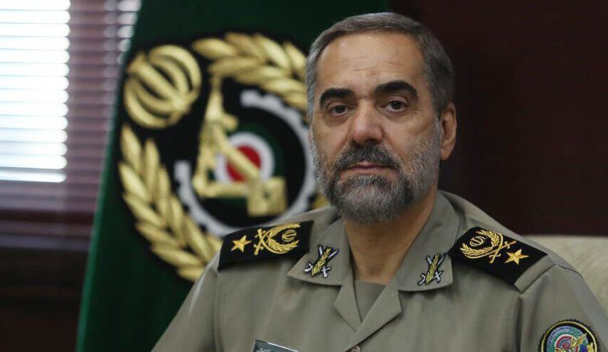 وزیر دفاع: رادار گریزی و عبور از پدافند هوایی دشمن، ویژگی‌ موشک بالستیک خیبر است