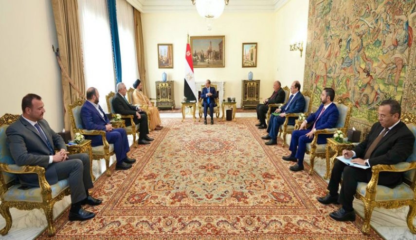 السيد الحكيم يؤكد أهمية تعميق العلاقة مع جمهورية مصر العربية
