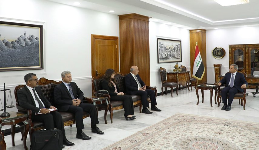 بغداد واربيل.. بحث معالجة اشكاليات قانونية خاصة بشركات نفطية عاملة بكردستان