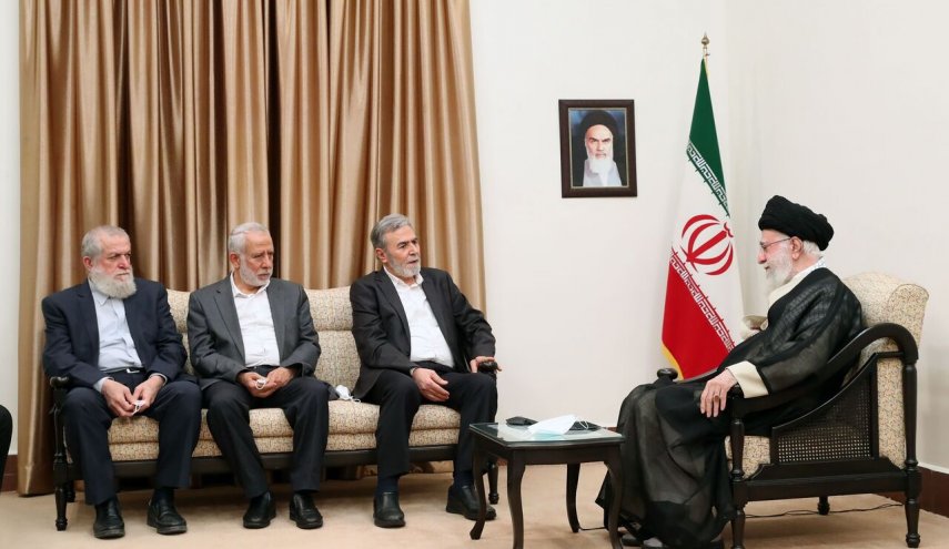 رهبر انقلاب: رژیم صهیونیستی اکنون در موضع انفعال قرار دارد/ سران رژیم صهیونیستی حق دارند نگران ندیدن هشتاد سالگی باشند/کلید اصلی مبارزه اقتدار روز افزون در کرانه باختری است
