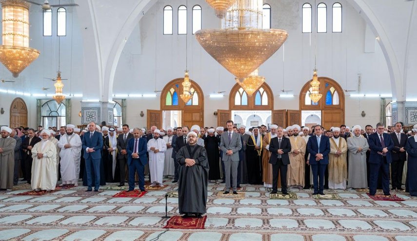 نماز عید قربان در سوریه اقامه شد/ بشار اسد نماز را در دمشق به جای آورد