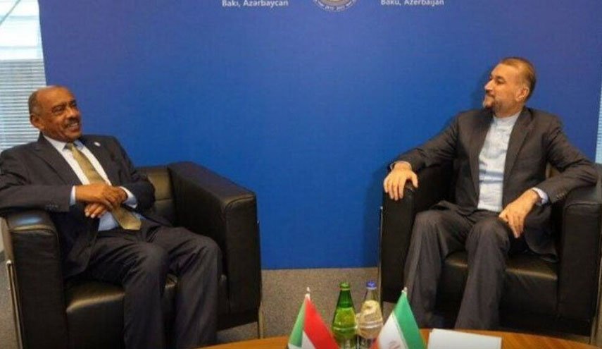 امير عبد اللهيان يلتقي نظيره السوداني في باكو